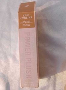 Kylie Cosmetics Power Plush Foundation
