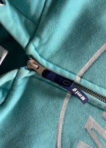 Mint Green Graphic Zip-Up Hoodie – Trendy Streetwe