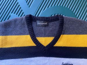 Heavy V-Neck woolen Sweater