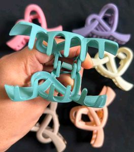 Cute Heart Hair Claw Clips (Set of 7)