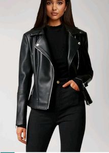 (NEVER WORN)Classic Black Faux Leather Biker Jacke