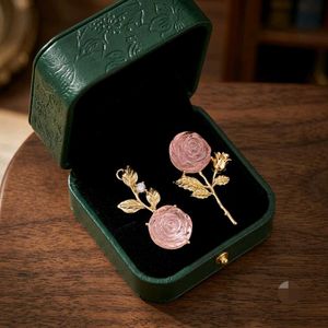 Elegant Rose Gold Earring