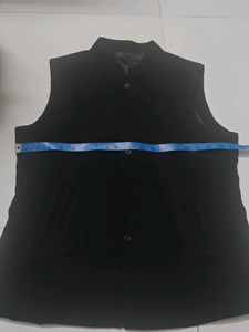 Men's Black Sleeveless Vest