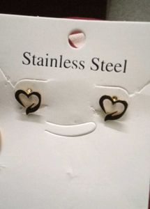 Chic Heart Stud Earrings