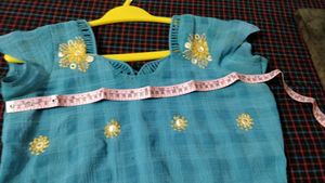 Women Blue Kurta In Good Condition No Flaws