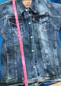 Levi's Denim Jacket - Classic Style
