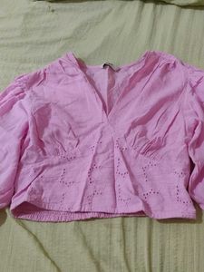 pink top