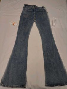 💙 flared or bell bottom jeans