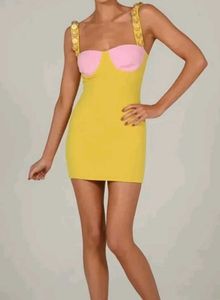 Embellished shoulder strap yellow bodycon dress