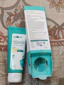 Plum Cica & Hyaluronic Acid Sunscreen