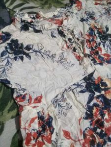 Floral Print Tie-Neck Peplum Top