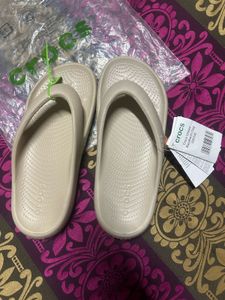 Crocs Mellow Flip Flops