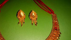 Elegant Gold-toned Necklace Set
