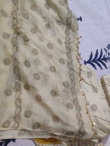 Cream &amp; Olive Printed Kurta Set
