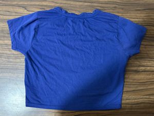 Blue Rose Print Cropped T-Shirt