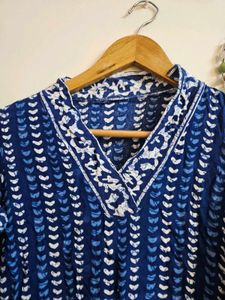 Blue &amp; White Printed Cotton Kurta