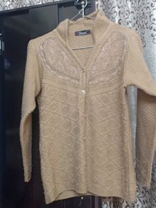 Very Pretty Wooen Sweater