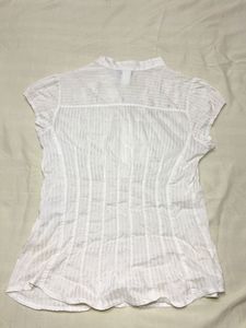 H&amp;M Classic White Short Sleeve Top