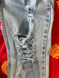 UMM Ripped blue jeans