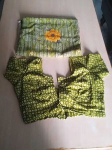 Green Floral Print  saree   with blouse Set