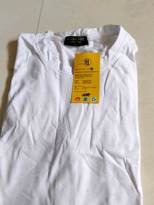 London Hills White T-Shirt - Size L