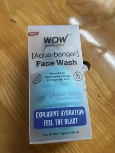 WOW Skin Science Aqua-banger Face Wash