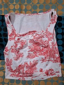 Chic Red &amp; White Toile Print Crop Top