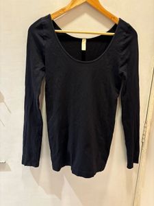 Classic Black Long sleeve Top