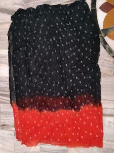 Beautiful Black &amp; Red Bandhani Dupatta