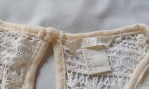 Very Beautiful H&amp;M U,K Off White Top