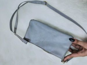 Stylish V Monogram Crossbody Bag