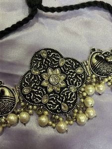 Peacock Pearl Choker Necklace
