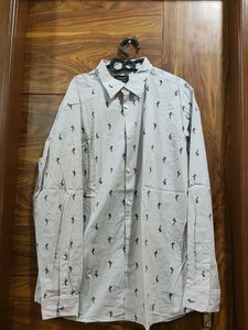 Men's Patterned Button-Up Shirt