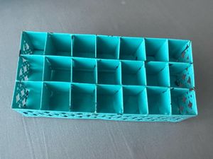 Aqua Metal Lipstick Organizer