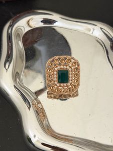 Stunning Emerald and Pearl Ring