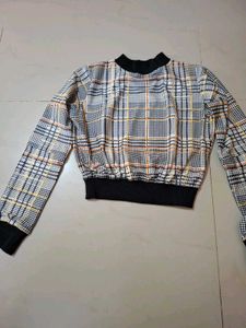 Checkered Long Sleeve Cropped Top