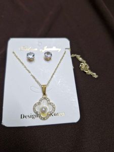 Elegant Clover Necklace & Earrings Set-brand new