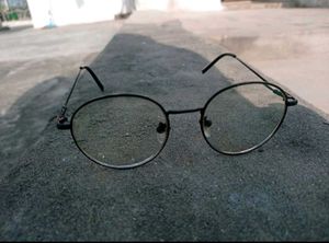 Vintage Round Frame Eyeglasses- Retro Charm, Moder