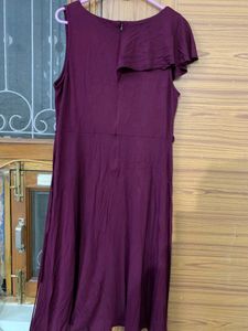 BRANDED DRESS- 42 BUST STRECHABLE- LIKE NEW