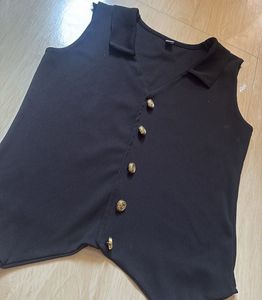 Chic Black Sleeveless Vest Top