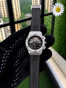 HUBLOT CLASSIC FUSION GREEN DIAL ⌚