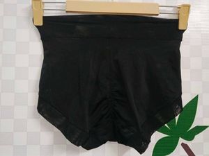 (1300)Black Shaping Brief