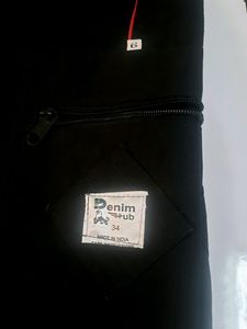 Black 3/4 Trousers With Red Stripes