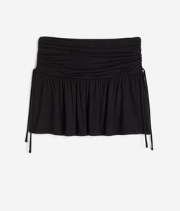 H&amp;M Black Ruffled Skirt