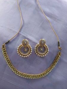 Elegant Pearl & Gold Tone Necklace Set