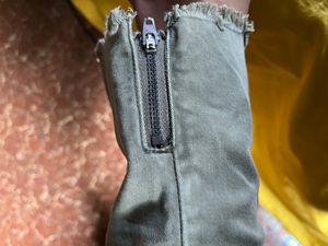 Max Khaki Light Green Ripped Jeans