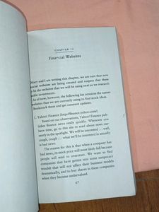 Trading &amp; Investing Like Warren Buffett 2 Books Se