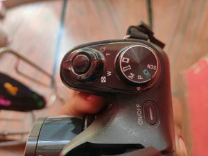 Sony Digital Camera DSC H200