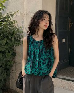 Chic Sleeveless Green Floral Top