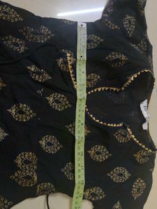 Girls Black &amp; Gold Printed Kurta Set